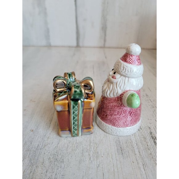 Santa‎ Claus present salt pepper shaker ceramic vintage xmas set - Picture 4 of 5